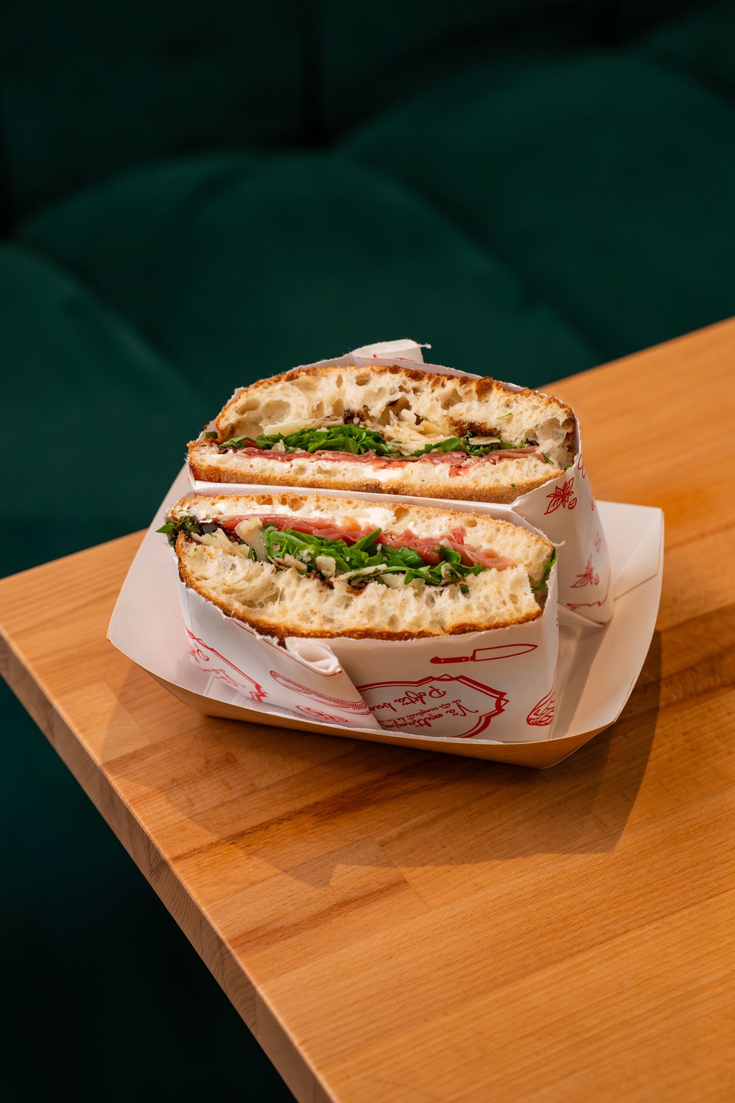 Panini cu prosciutto crudo la TANTO, Râmnicu Vâlcea